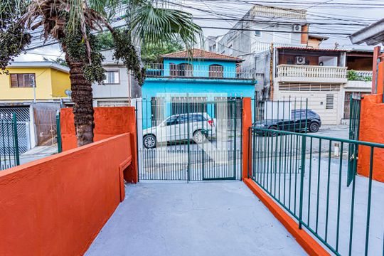 Garagem de casa para alugar com 1 quarto, 140m² em Jaguará, São Paulo