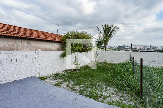 Quintal de casa para alugar com 1 quarto, 140m² em Jaguará, São Paulo