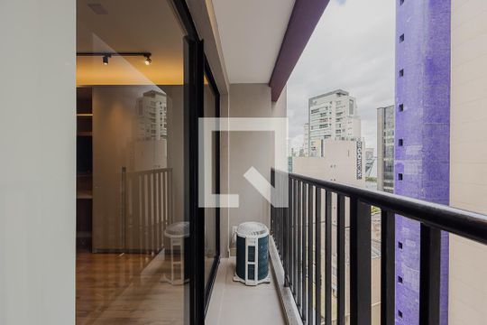 Varanda de kitnet/studio para alugar com 1 quarto, 24m² em Pinheiros, São Paulo