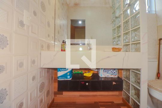 Lavabo de casa à venda com 3 quartos, 180m² em Mário Quintana, Porto Alegre
