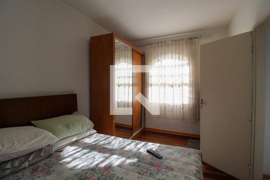 Quarto 1 de casa para alugar com 2 quartos, 108m² em Jardim Maria Luiza, São Paulo
