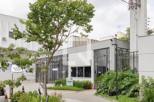Fachada de apartamento para alugar com 2 quartos, 43m² em Santo Amaro, São Paulo