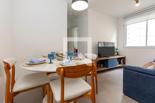 Sala de apartamento para alugar com 2 quartos, 43m² em Santo Amaro, São Paulo
