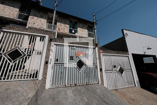 Fachada de casa à venda com 3 quartos, 200m² em Vila Rio Branco, São Paulo