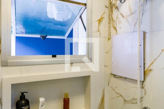 Banheiro de apartamento para alugar com 2 quartos, 56m² em Jardim Boa Vista (zona Oeste), São Paulo