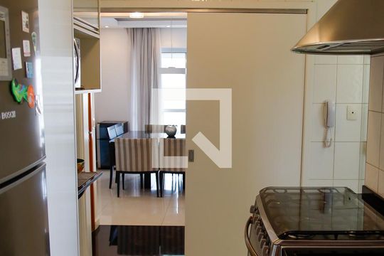 Cozinha de apartamento para alugar com 3 quartos, 115m² em Vila Yara, Osasco