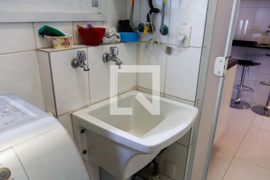 Área de Serviço de apartamento para alugar com 3 quartos, 115m² em Vila Yara, Osasco