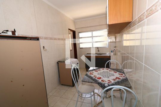 Cozinha de apartamento para alugar com 2 quartos, 80m² em Canto do Forte, Praia Grande