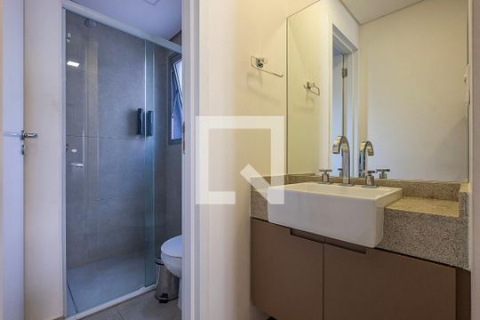 Banheiro de kitnet/studio para alugar com 1 quarto, 27m² em Jardim Paulista, São Paulo