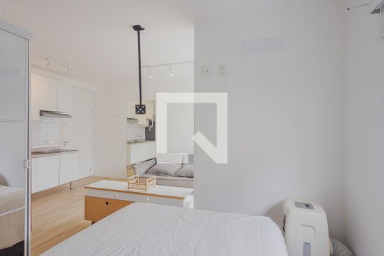 Quarto de kitnet/studio à venda com 1 quarto, 30m² em Alto de Pinheiros, São Paulo