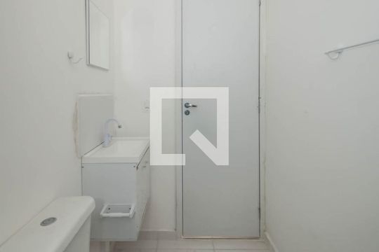 Banheiro de apartamento à venda com 1 quarto, 32m² em Vila Gumercindo, São Paulo
