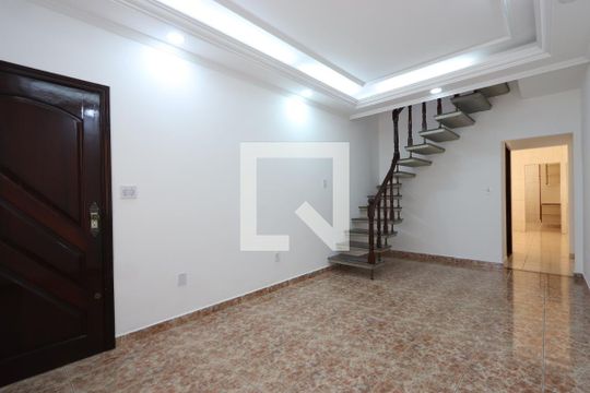 Casa à venda com 3 quartos, 205m² em Jardim Cotiana, São Paulo