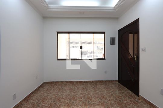 Sala de casa à venda com 3 quartos, 205m² em Jardim Cotiana, São Paulo