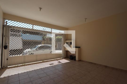 Garagem de casa à venda com 3 quartos, 205m² em Jardim Cotiana, São Paulo