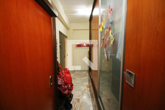 Closet de casa à venda com 2 quartos, 171m² em Penha Circular, Rio de Janeiro