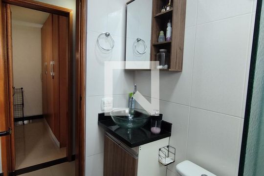Banheiro  de apartamento à venda com 2 quartos, 67m² em Jardim Celeste, São Paulo
