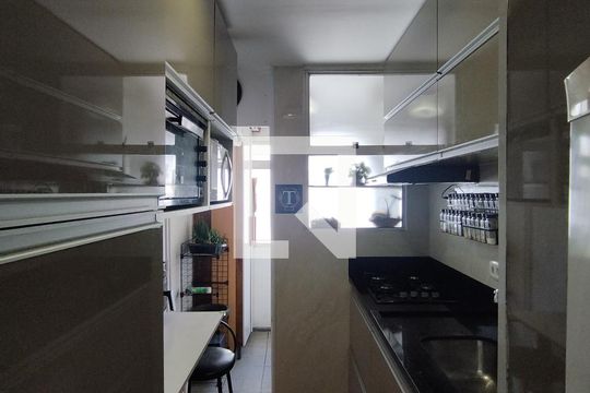 Cozinha  de apartamento à venda com 2 quartos, 67m² em Jardim Celeste, São Paulo