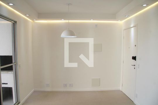 Sala de apartamento para alugar com 3 quartos, 70m² em Vila das Bandeiras, Guarulhos