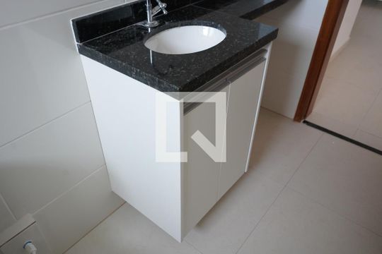 Banheiro de kitnet/studio para alugar com 1 quarto, 43m² em Vila Prudente, São Paulo