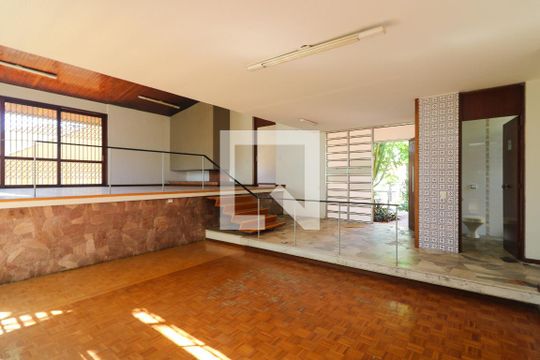 Sala 1 de casa à venda com 4 quartos, 500m² em Menino Deus, Porto Alegre