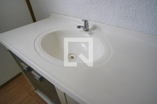 Banheiro Corredor de casa à venda com 5 quartos, 188m² em Sarandi, Porto Alegre