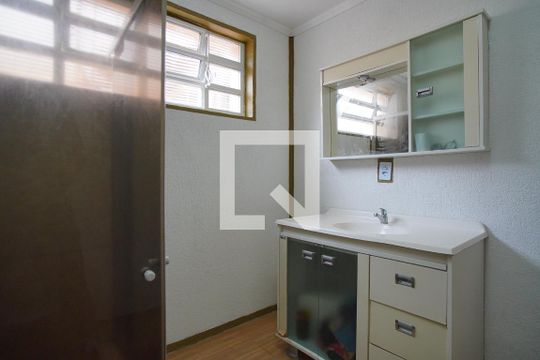 Banheiro Corredor de casa à venda com 5 quartos, 188m² em Sarandi, Porto Alegre