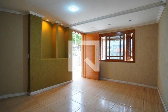 Sala de casa à venda com 5 quartos, 188m² em Sarandi, Porto Alegre