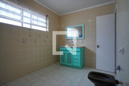 Banheiro Corredor 2 - Segundo Andar de casa à venda com 5 quartos, 188m² em Sarandi, Porto Alegre