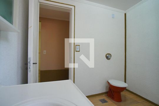 Banheiro Corredor de casa à venda com 5 quartos, 188m² em Sarandi, Porto Alegre