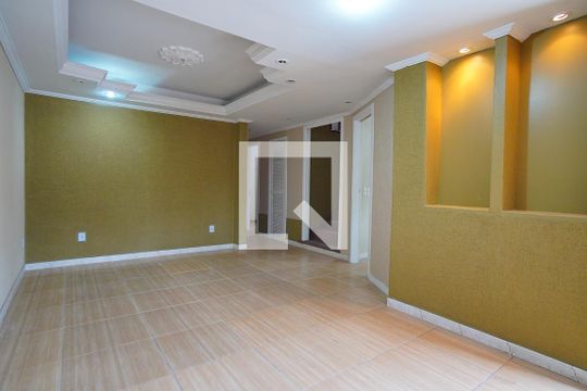 Sala de casa à venda com 5 quartos, 188m² em Sarandi, Porto Alegre