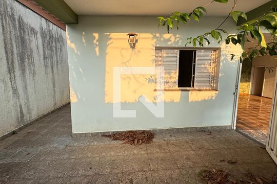 Quintal - Casa de baixo de casa à venda com 3 quartos, 252m² em Jardim do Trevo, Campinas