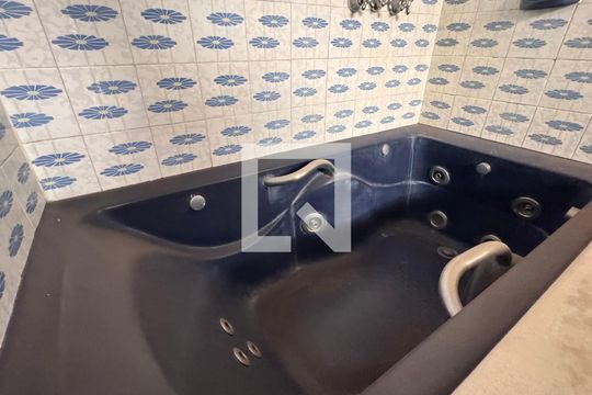 Banheiro da Suíte de casa à venda com 3 quartos, 252m² em Jardim do Trevo, Campinas