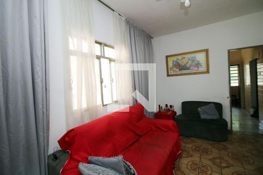 Sala de casa à venda com 4 quartos, 360m² em Penha, Rio de Janeiro