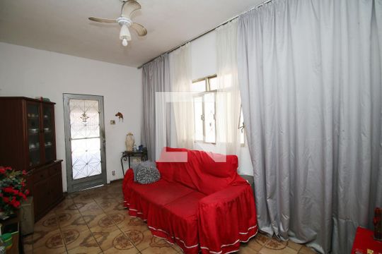 Sala de casa à venda com 4 quartos, 360m² em Penha, Rio de Janeiro