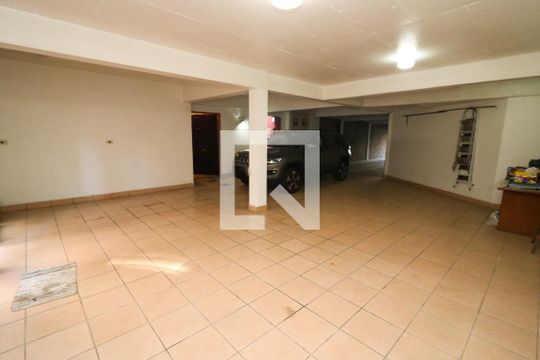 Garagem de casa à venda com 4 quartos, 650m² em Santa Tereza, Porto Alegre