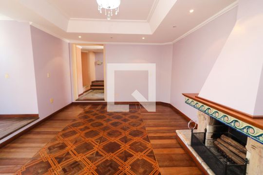 Casa à venda com 4 quartos, 650m² em Santa Tereza, Porto Alegre
