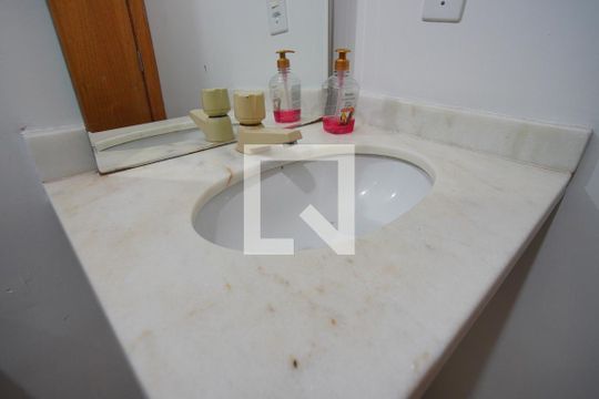 Banheiro Social de apartamento à venda com 2 quartos, 67m² em Jardim Itu, Porto Alegre