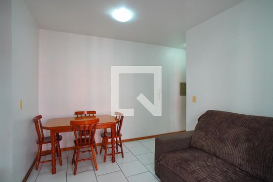 Sala de apartamento à venda com 2 quartos, 67m² em Jardim Itu, Porto Alegre
