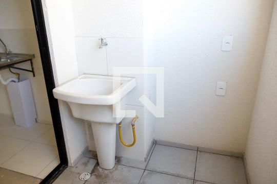 Área de Serviço de apartamento para alugar com 3 quartos, 49m² em Veloso, Osasco