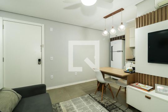 Sala de apartamento para alugar com 1 quarto, 40m² em Bom Fim, Porto Alegre