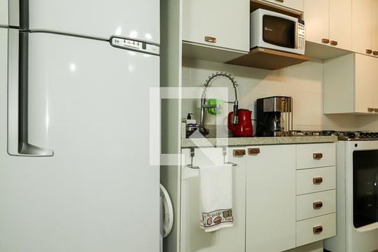 Cozinha de apartamento para alugar com 1 quarto, 40m² em Bom Fim, Porto Alegre