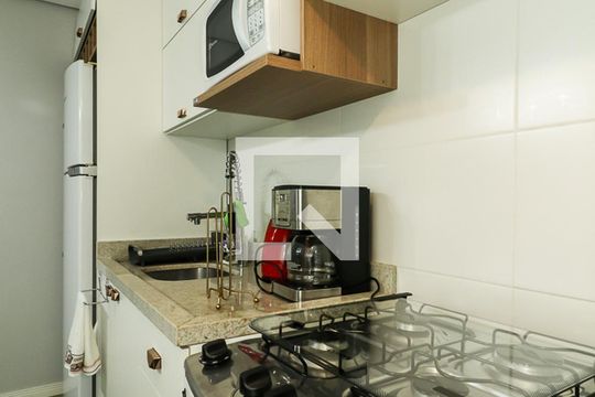 Cozinha de apartamento para alugar com 1 quarto, 40m² em Bom Fim, Porto Alegre
