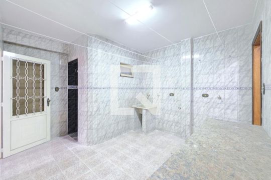 Cozinha / Área de Serviço de casa para alugar com 5 quartos, 284m² em Jardim Ismenia, São José dos Campos