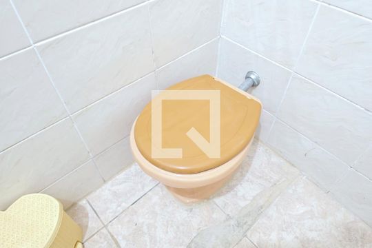 Banheiro de casa para alugar com 5 quartos, 284m² em Jardim Ismenia, São José dos Campos