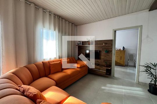 Sala de casa à venda com 2 quartos, 102m² em Santos Dumont, São Leopoldo