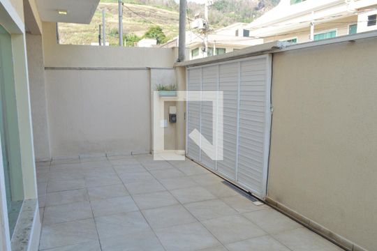 Garagem de apartamento à venda com 4 quartos, 300m² em Jacarepaguá, Rio de Janeiro