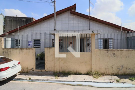 Fachada de casa à venda com 1 quarto, 120m² em Penha de França, São Paulo