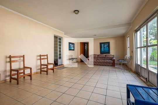 Sala de casa à venda com 3 quartos, 400m² em Alto de Pinheiros, São Paulo