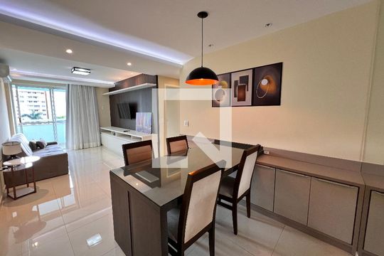 Sala de apartamento à venda com 2 quartos, 77m² em Barra da Tijuca, Rio de Janeiro
