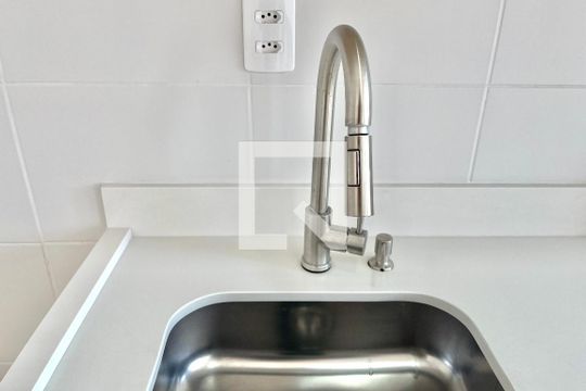 Cozinha de apartamento à venda com 2 quartos, 37m² em Vila Mira, São Paulo